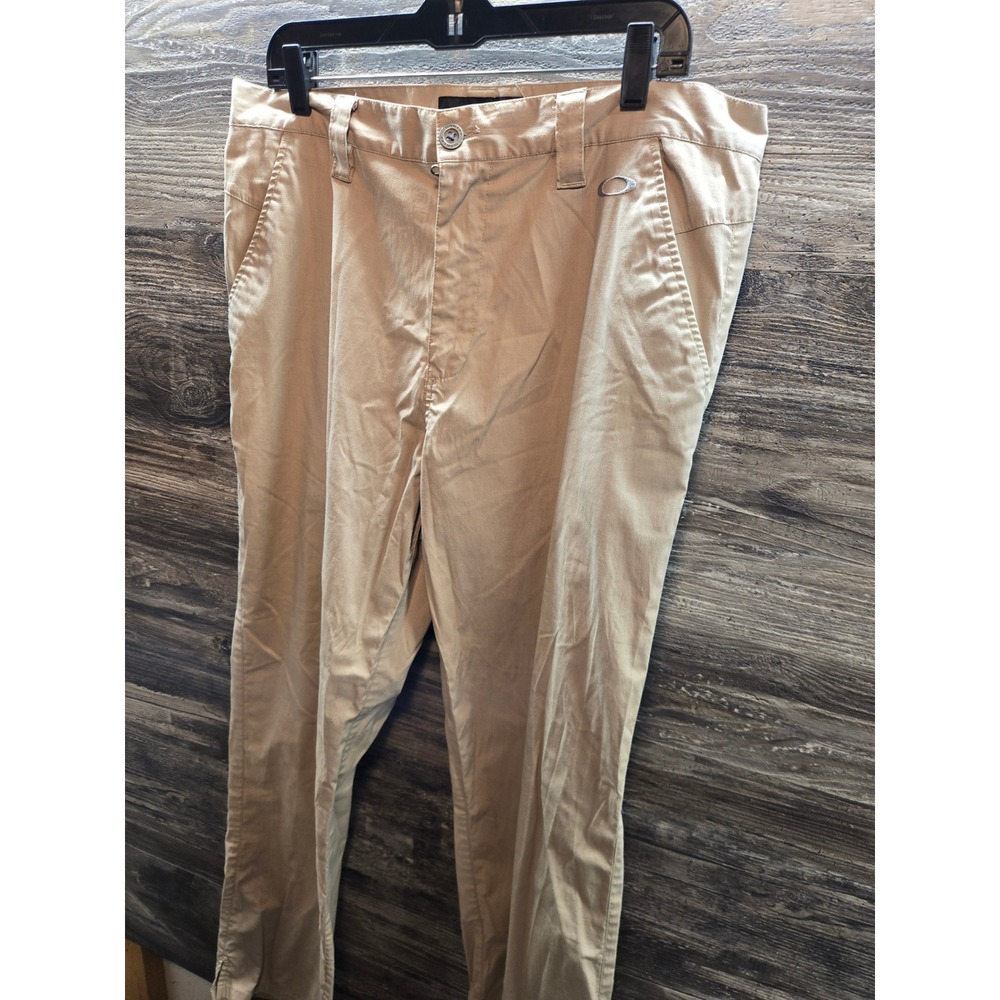Oakley Mens Khaki Chino Pants Size 36x32 Embroidered Logo Flat Front Tan Trouser